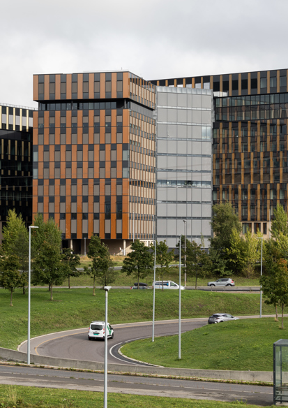 Foto av construction city, blokker samlet i et bygningskompleks.